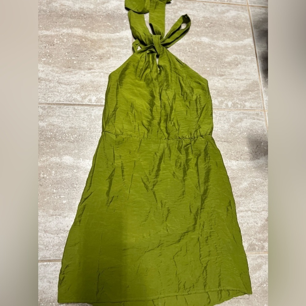 ๐NWT-H&M OLIVE GREEN HALTER NECK DRESS SZ XS๐ - Picture 7 of 8